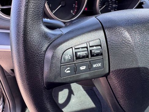 Used 2011 MAZDA MAZDA3 i Touring FWD image 15