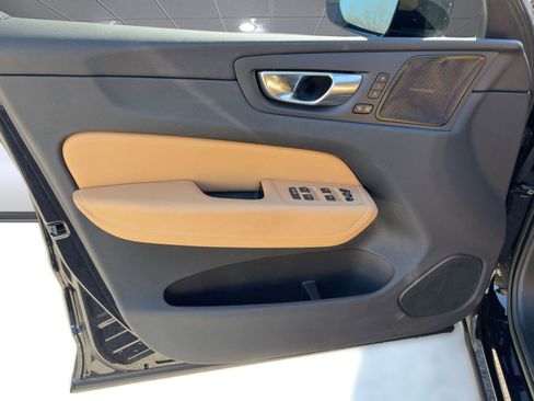 Certified 2023 Volvo XC60 B5 Ultimate w/ Climate Package image 20