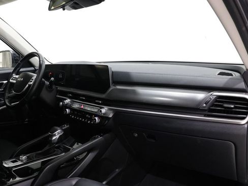 Used 2025 Kia Telluride S AWD/4WD image 17