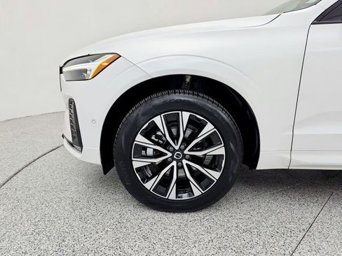 Certified 2025 Volvo XC60 B5 Plus image 29