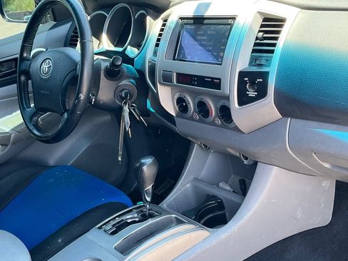 Used 2006 Toyota Tacoma PreRunner RWD image 9