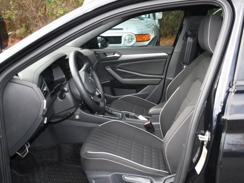 Used 2023 Volkswagen Jetta Sport image 7