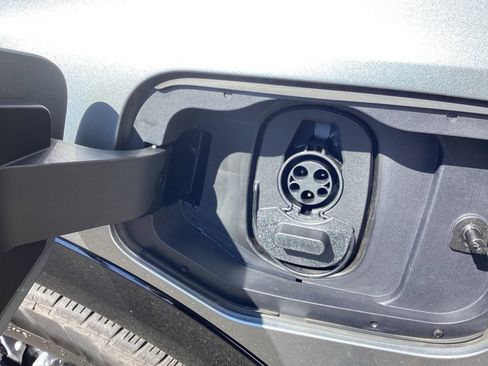 Used 2026 Chevrolet Equinox EV RS w/ Convenience Package II FWD image 16