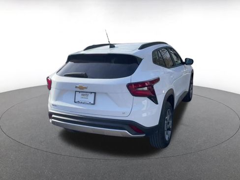 Used 2025 Chevrolet Trax LT image 12