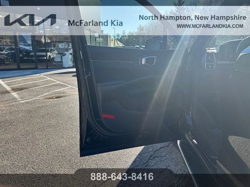 Used 2022 Kia Sorento S image 12