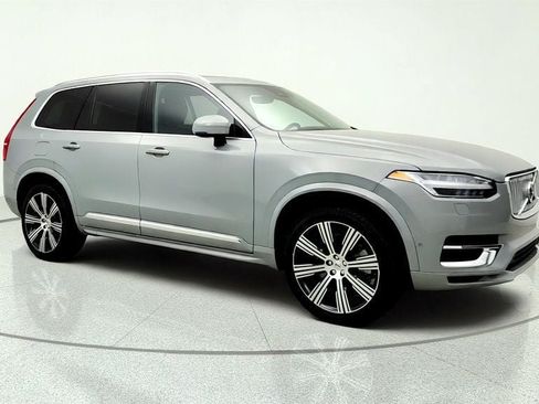 Used 2025 Volvo XC90 T8 Plus AWD/4WD image 3