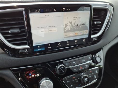 New 2026 Chrysler Voyager LX image 14