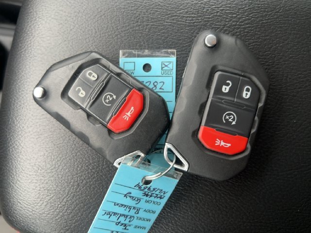 Used 2022 Jeep Gladiator Rubicon w/ Cold Weather Group AWD/4WD image 34