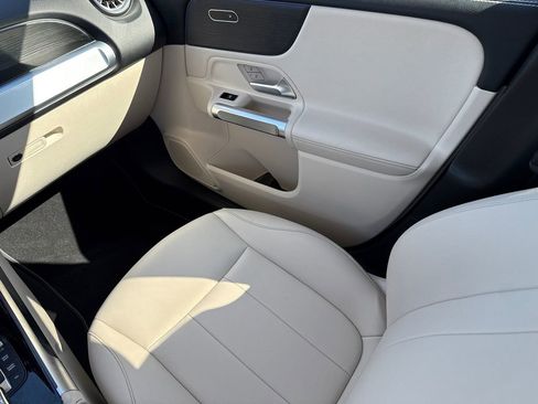 Used 2022 Mercedes-Benz GLB 250 GLB 250 image 15