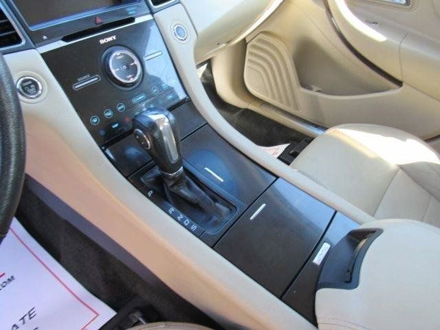 Used 2017 Ford Taurus Limited FWD image 12