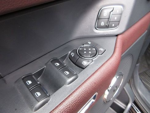 Certified 2022 Ford Expedition Limited image 10