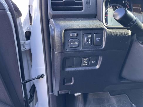 Used 2024 Toyota 4Runner TRD Off-Road Premium image 32