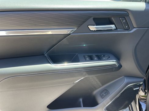 New 2025 GMC Acadia Elevation image 16