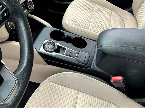 Used 2021 Ford Escape SE image 14