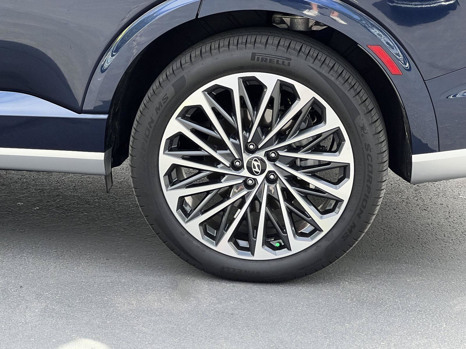 Certified 2026 Hyundai Palisade Calligraphy AWD/4WD image 21