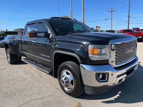 Used 2015 GMC Sierra 3500 Denali w/ Duramax Plus Package image 8