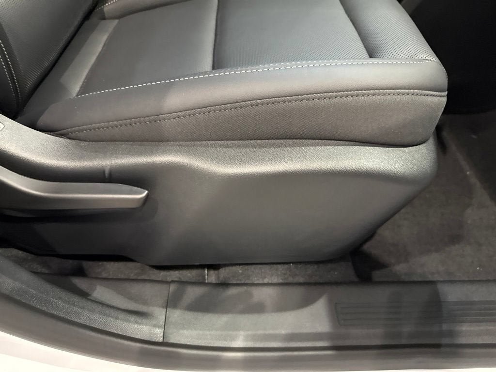 New 2027 GMC Terrain Elevation w/ Elevation Premium Package AWD/4WD image 13