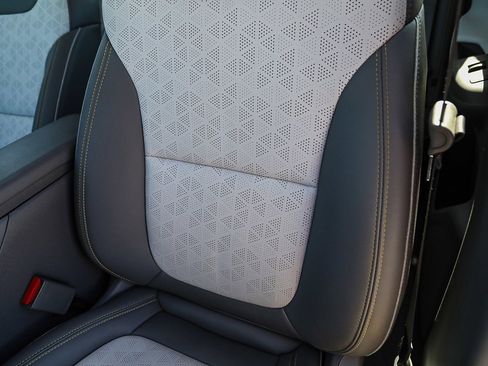 Used 2023 Chevrolet Bolt EUV Premier image 24