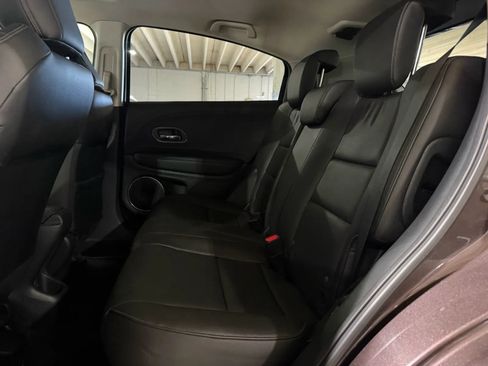 Used 2019 Honda HR-V Touring image 12