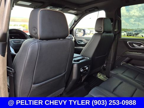 Used 2023 GMC Yukon SLT AWD/4WD image 39
