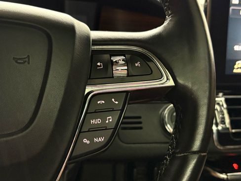 Used 2019 Lincoln Navigator Reserve AWD/4WD image 25