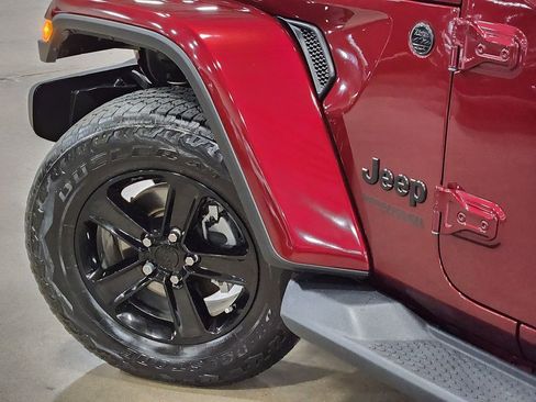 Used 2021 Jeep Wrangler Unlimited Sahara image 23