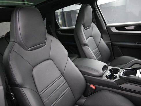 Certified 2026 Porsche Cayenne E-Hybrid AWD/4WD image 28