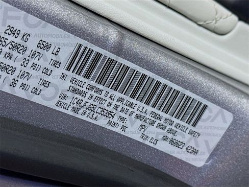 Used 2020 Jeep Grand Cherokee Summit image 33