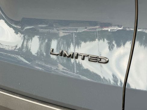 Used 2025 Toyota Grand Highlander AWD image 28