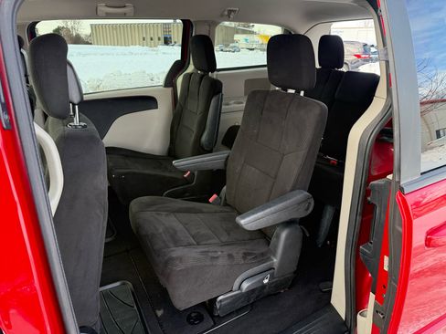 Used 2012 Dodge Grand Caravan SXT image 11