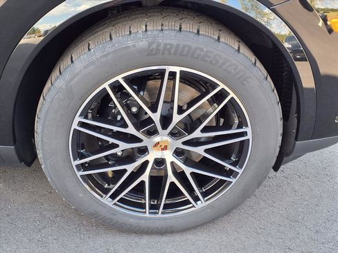 New 2026 Porsche Cayenne Coupe image 31