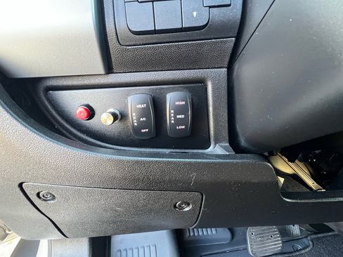 Used 2017 RAM ProMaster 2500 w/ Premium Appearance Group image 19