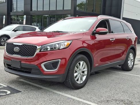 Used 2017 Kia Sorento AWD image 4