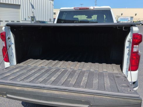 Used 2024 Chevrolet Silverado 1500 Custom image 26