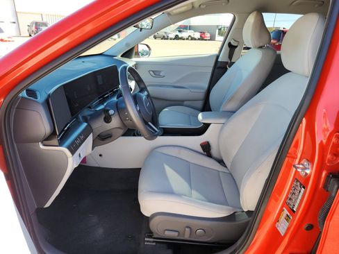 Used 2025 Hyundai Kona SEL image 11