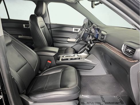 Used 2024 Ford Explorer Limited AWD/4WD image 16