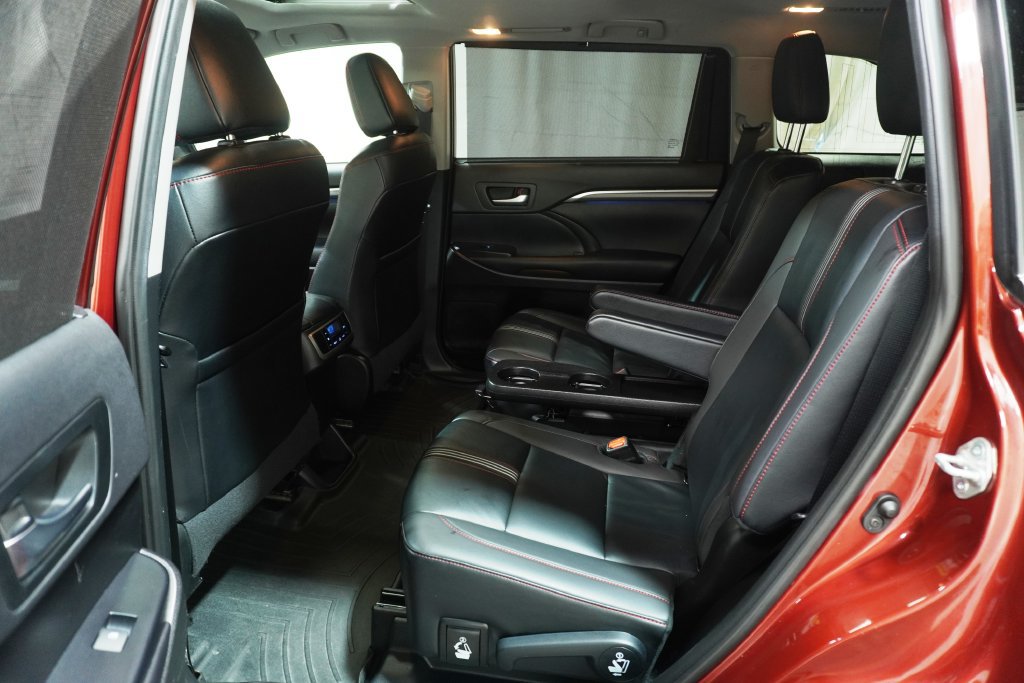 Used 2019 Toyota Highlander SE AWD/4WD image 14