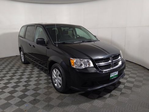 Used 2017 Dodge Grand Caravan SE FWD image 14
