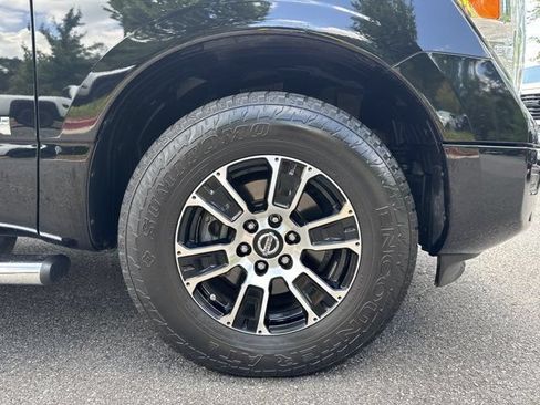 Used 2021 Nissan Titan SV w/ SV Convenience Package AWD/4WD image 14