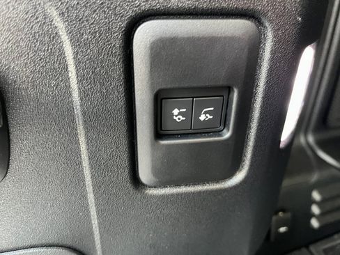 Used 2024 Land Rover Defender 110 S AWD/4WD image 12