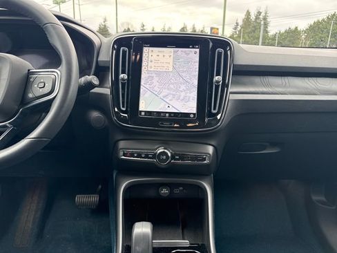 Used 2023 Volvo XC40 Recharge Ultimate AWD/4WD image 19