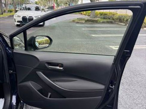 Used 2020 Toyota Corolla LE FWD image 19
