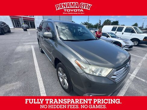 Used 2011 Toyota Highlander Limited w/ Tow Pkg FWD image 1