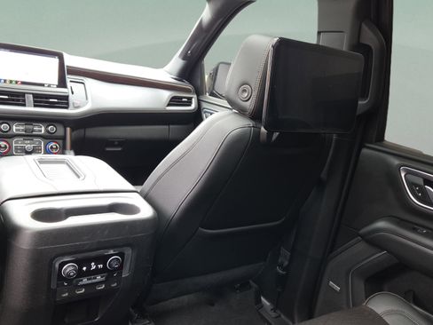 Used 2021 Chevrolet Tahoe High Country w/ Premium Package AWD/4WD image 13