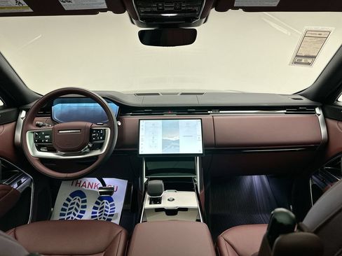 Certified 2025 Land Rover Range Rover SE AWD/4WD image 5
