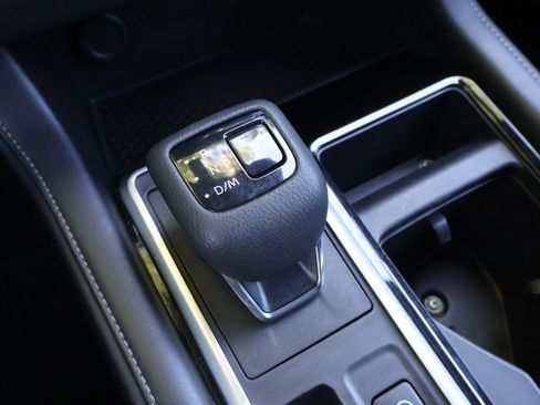 Used 2024 Nissan Pathfinder SV FWD image 20