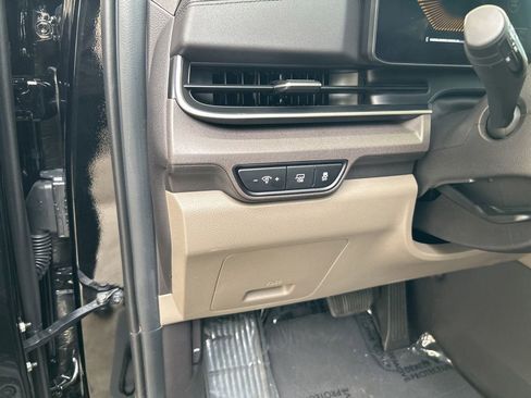 Used 2025 Kia Carnival EX image 56