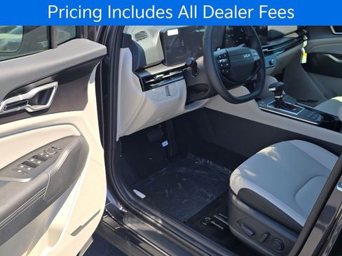 New 2026 Kia Sportage EX FWD image 9