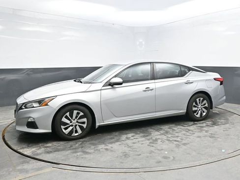 Used 2020 Nissan Altima 2.5 S w/ Driver Assist Package image 3