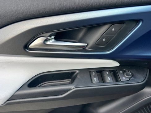 New 2026 Chevrolet Equinox EV LT image 8